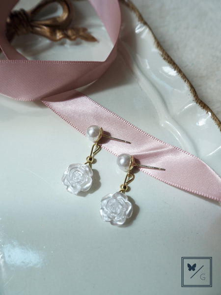 Love Is In The Air - White Roses with Faux Pearl Dangling Earrings