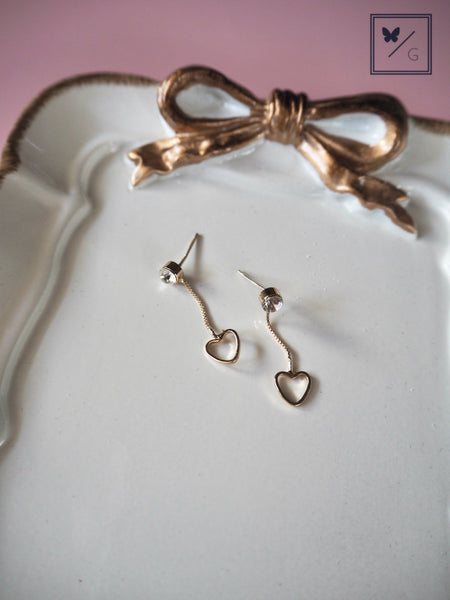 Love Is In The Air - Dangling Heart Earrings