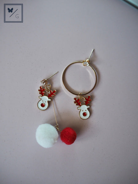 It's Beginning To Look A Lot Like Christmas - Reindeer x Dangling Poms Earrings