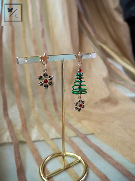 It's Beginning To Look A Lot Like Christmas - Christmas Tree x Snowflake Earrings