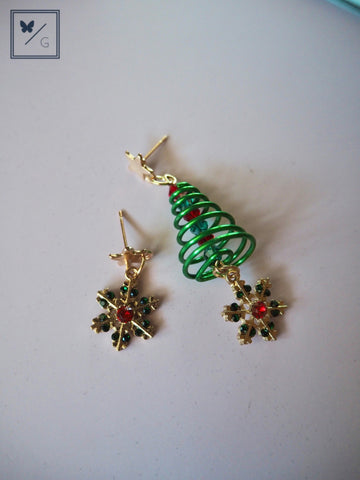 It's Beginning To Look A Lot Like Christmas - Christmas Tree x Snowflake Earrings