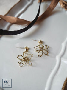 Kaia Hollow Flower Earrings